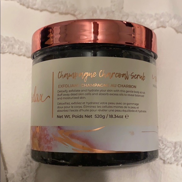 Manna Kadar Other - MANNA KADAR BEAUTY Champagne Charcoal Scrub